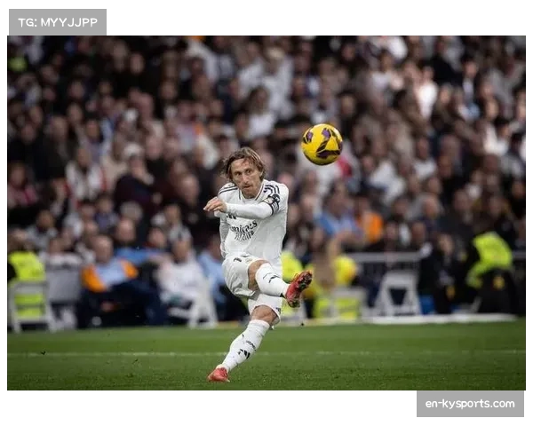 老将莫德里奇传导节奏依旧关键 皇马中场新老交替进行中 老将莫德里奇传导节奏依旧关键 皇马中场新老交替进行中